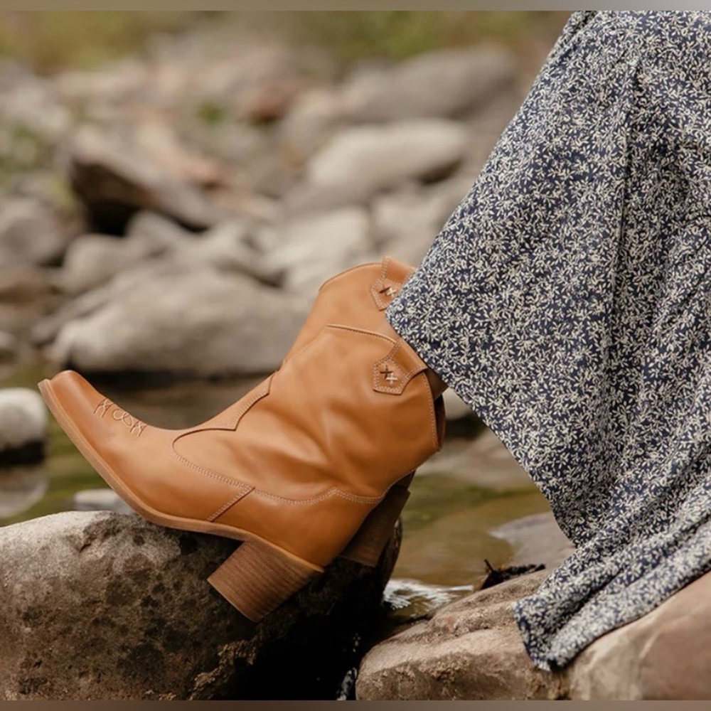 Free People Wandering Western Boots - Leather color Honey/toffee Size 7.5
